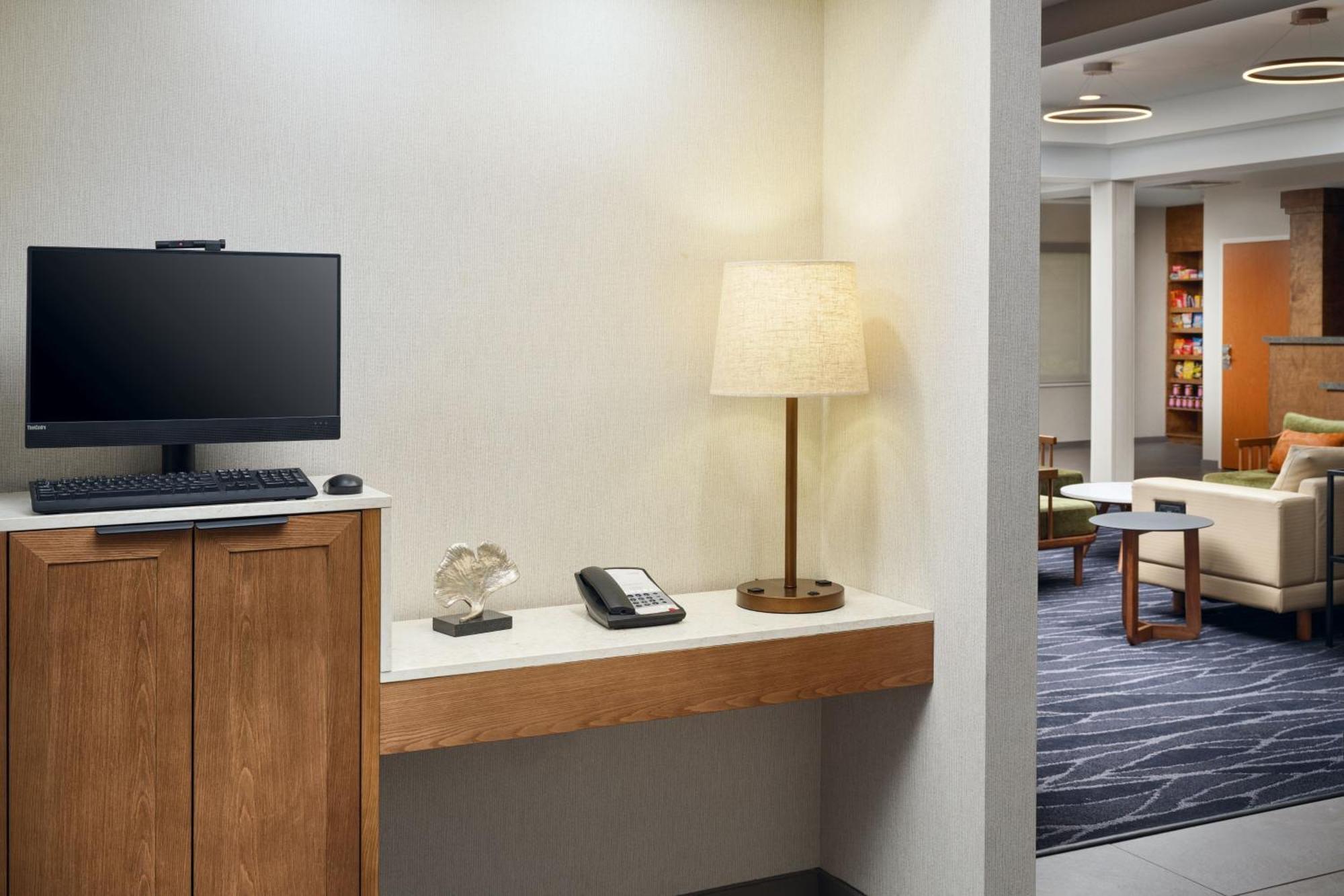 Fairfield Inn & Suites Auburn Опеліка Екстер'єр фото