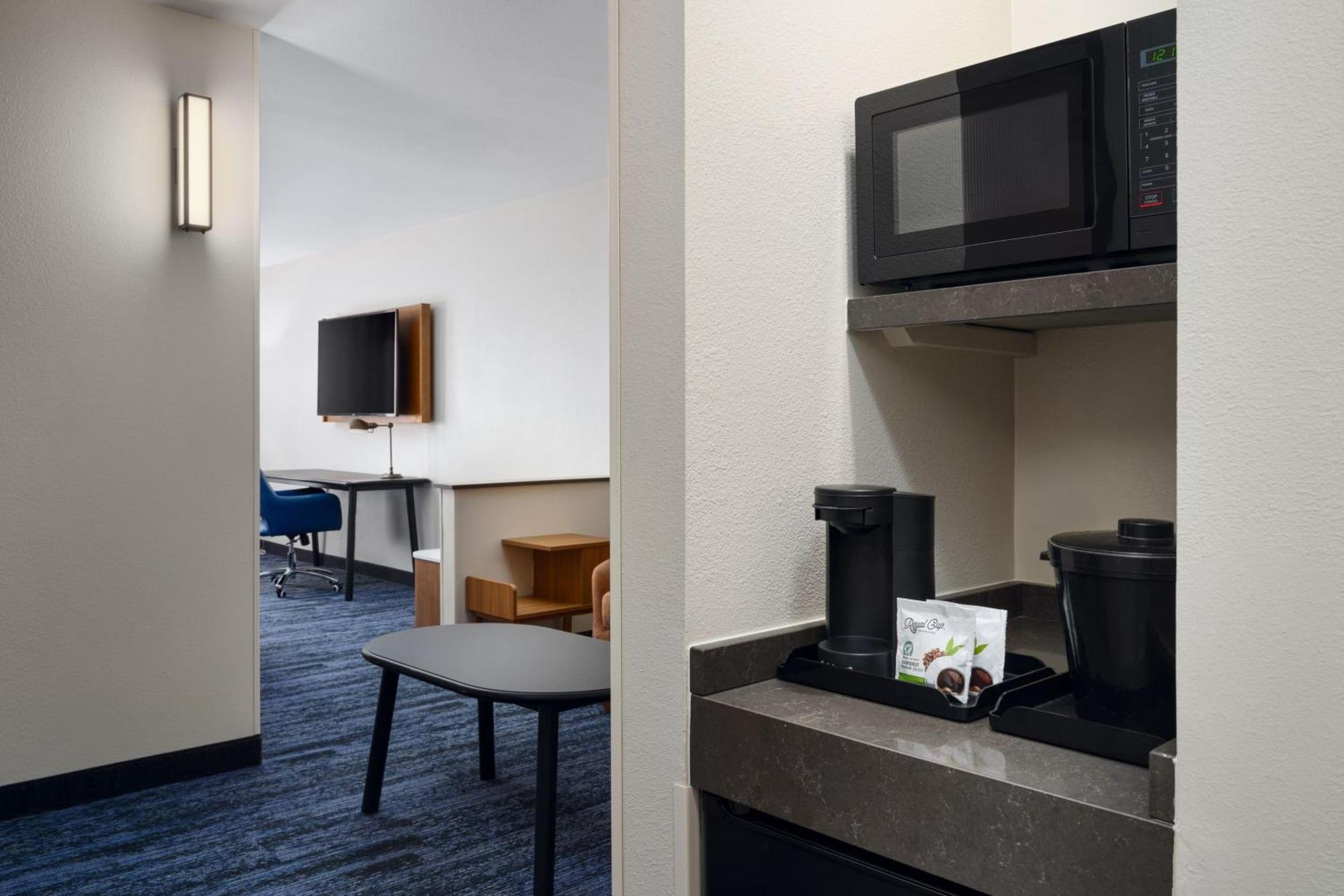 Fairfield Inn & Suites Auburn Опеліка Екстер'єр фото