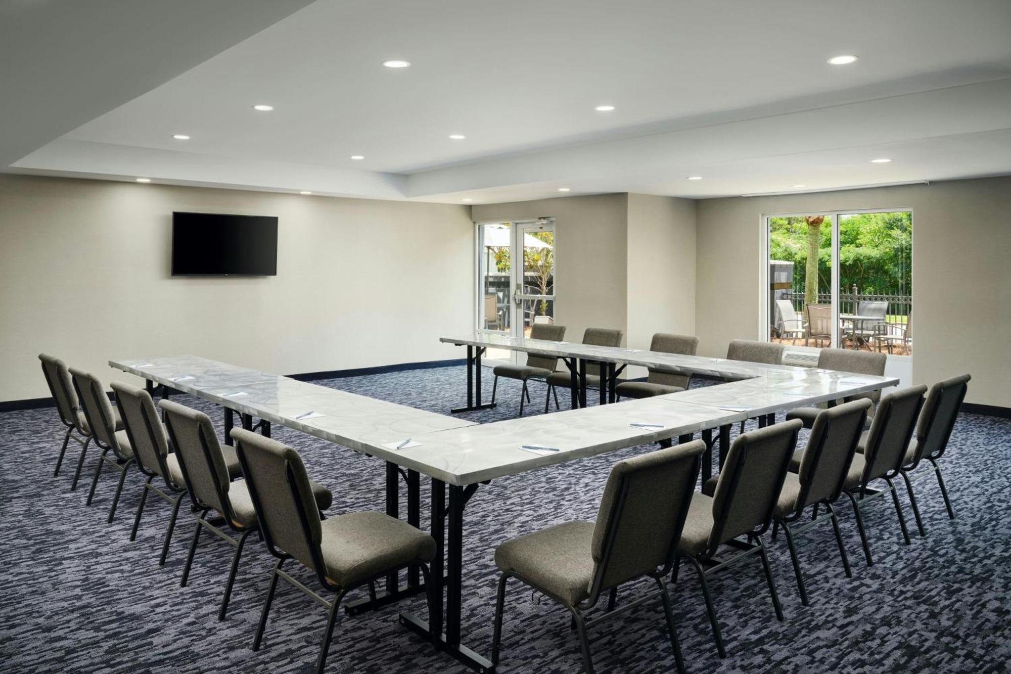 Fairfield Inn & Suites Auburn Опеліка Екстер'єр фото