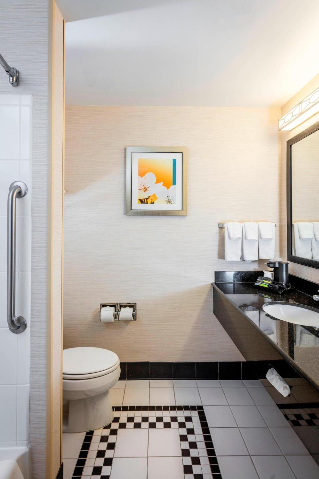 Fairfield Inn & Suites Auburn Опеліка Екстер'єр фото